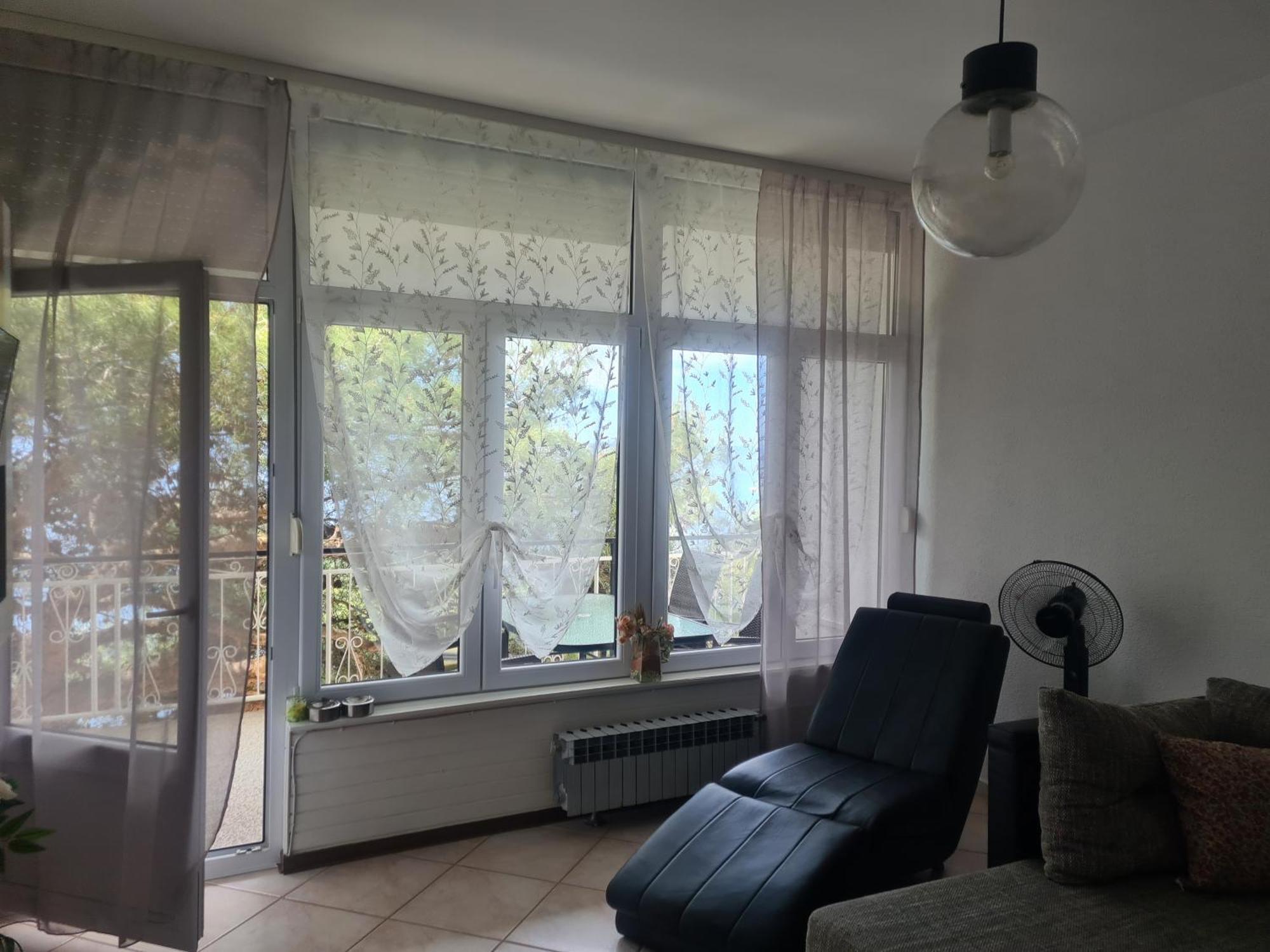 Apartments Adisa Omis Exterior photo